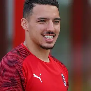 Ismaël Bennacer: Jenderal Tengah AC Milan yang Kecil-Kecil Galak